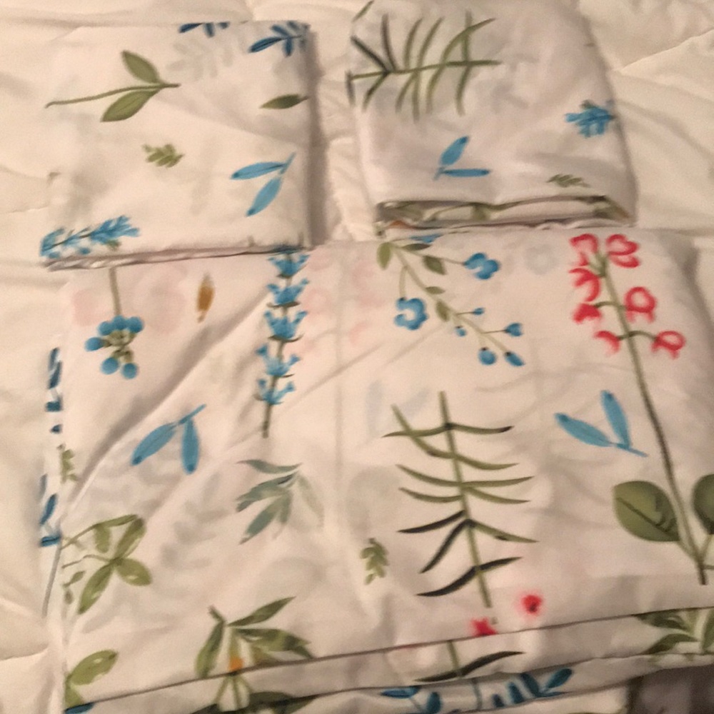 Full Queen duvet with shams